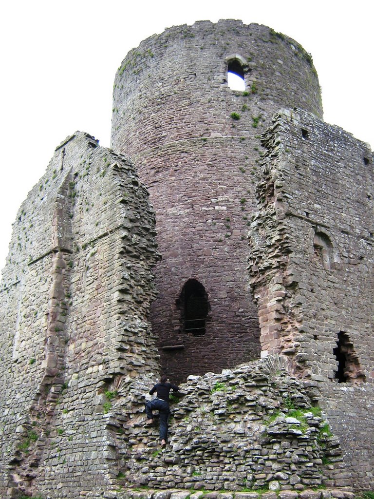 Tretower Castle, May 2008 by maulwurfchen