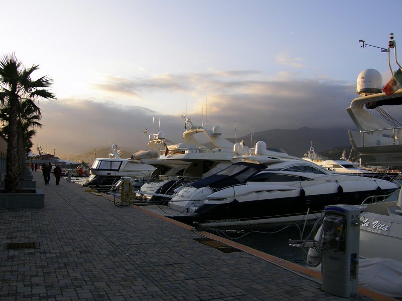 Marina di sestri P. by Paolo Travi