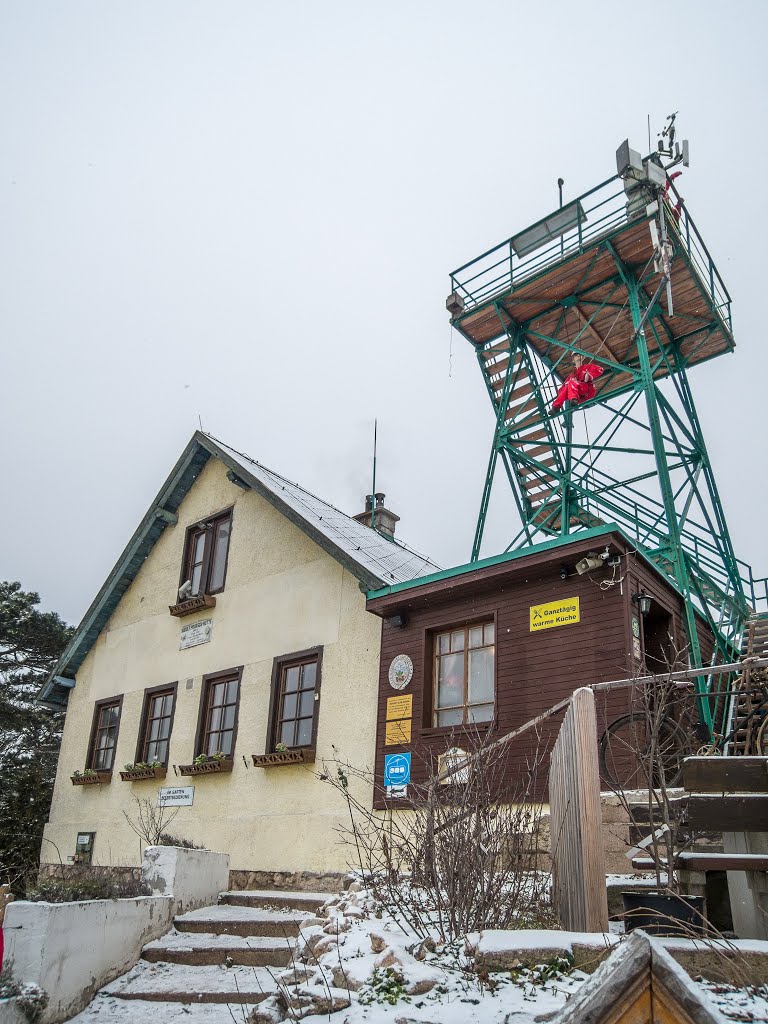 Proksch-Hütte und Aussichtswarte am Pfaffstättner Kogel by Arnold Lengauer