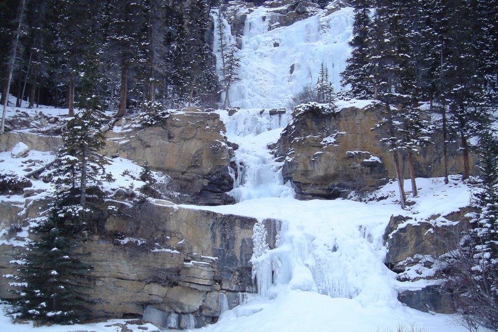 Frozen Waterfall by DieselDucy