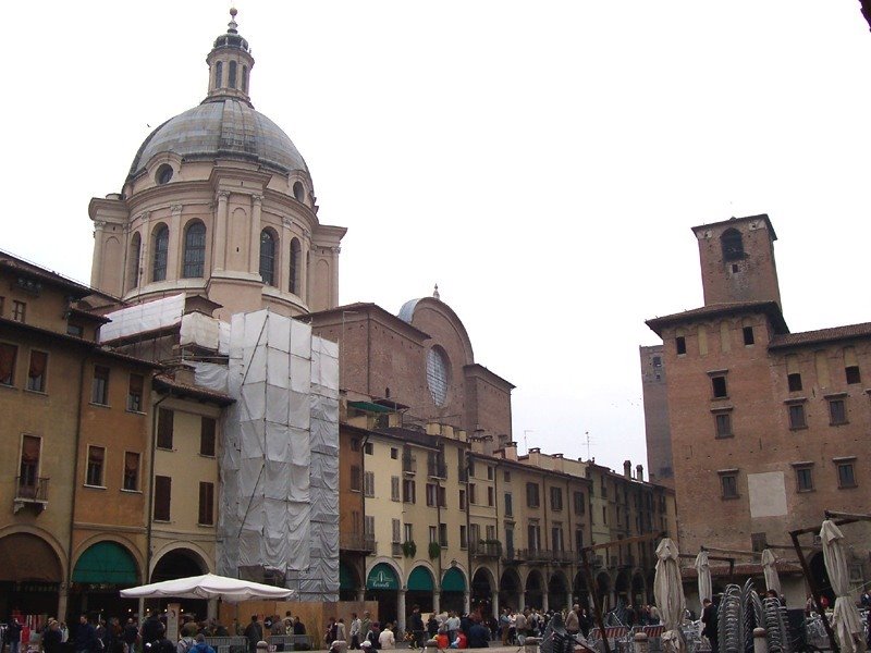 Mantova - Piazza delle Erbe by MarkusMark