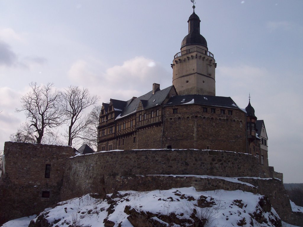 BURG FALKENSTEIN thront über dem Selketal by Uwe Anderson