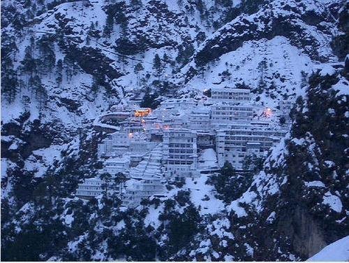 Vaishno devi mandir full of blessed snow by ritesh_niranjan