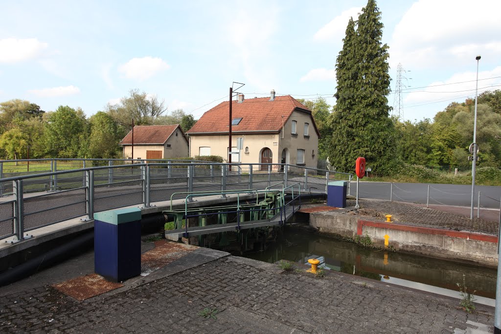 Canal des Houillères de la Sarre by www.binnenvaartinbeeld.com