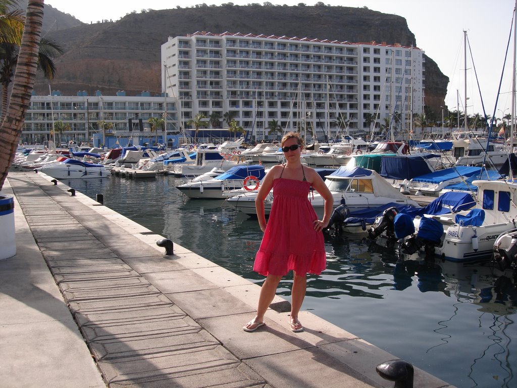 Tamara at the dock by deadmeat