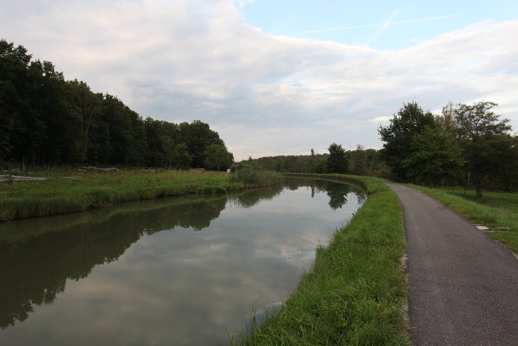 Canal des Houillères de la Sarre by www.binnenvaartinbeeld.com