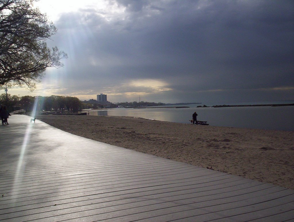 Sunnyside, Toronto, ON, Canada by The Chuckler