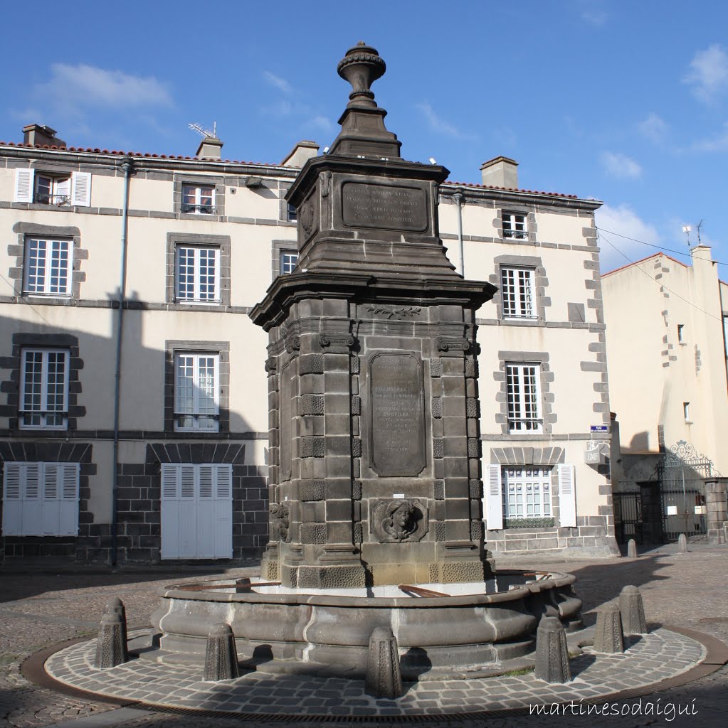 Fontaine de la Place Saint Amable à Riom by Martine SODAIGUI