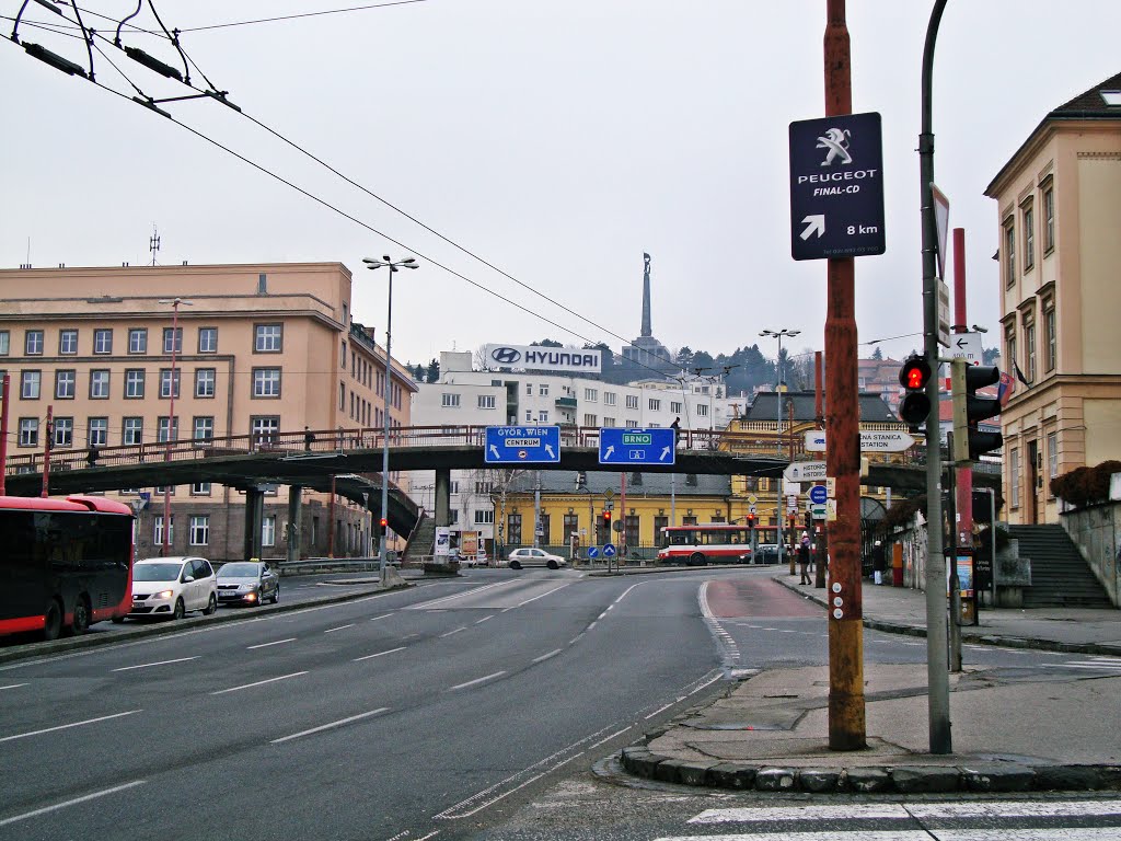 Sancová Avenue (Dec/13) by rpuerto