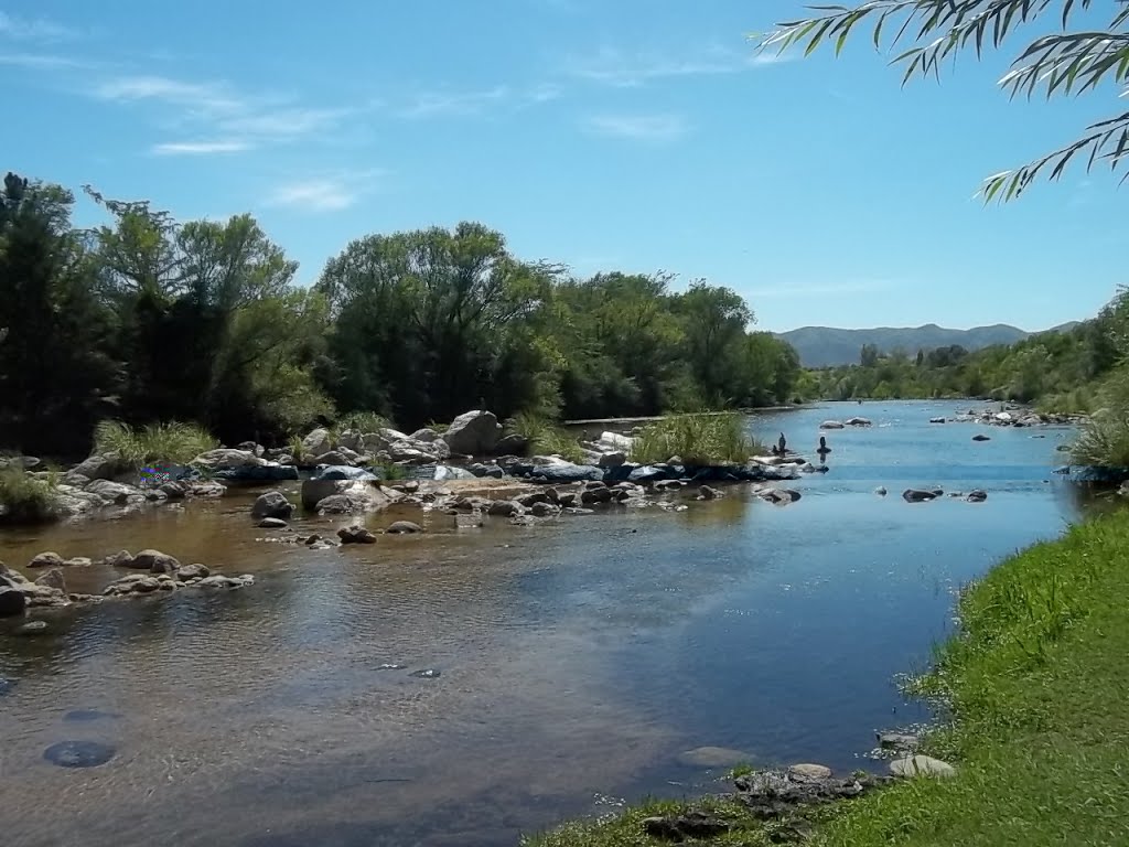 Río Los Reartes by Flabián y Daniela