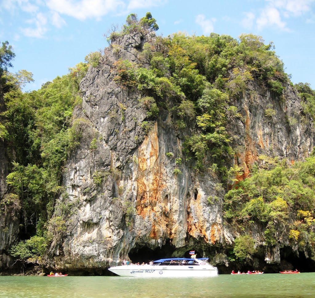 Остров Пхи-Пхи Лей. Пещера Викингов /Koh Phi Phi Ley. Viking Cave/ by Olga L.