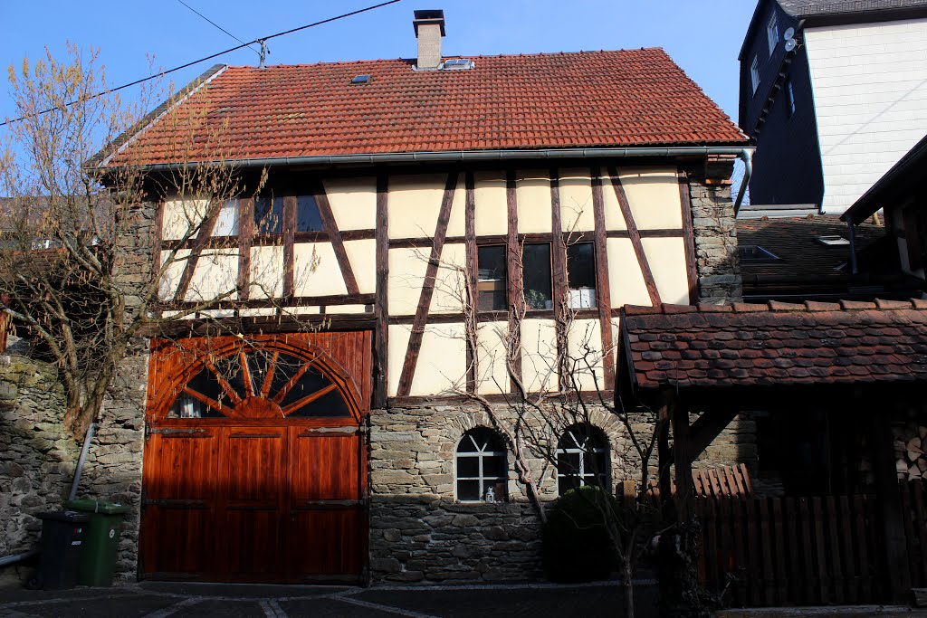 KE - Fachwerk Altweilnau by Karl Eggenmüller-Panoramio, the only way for 