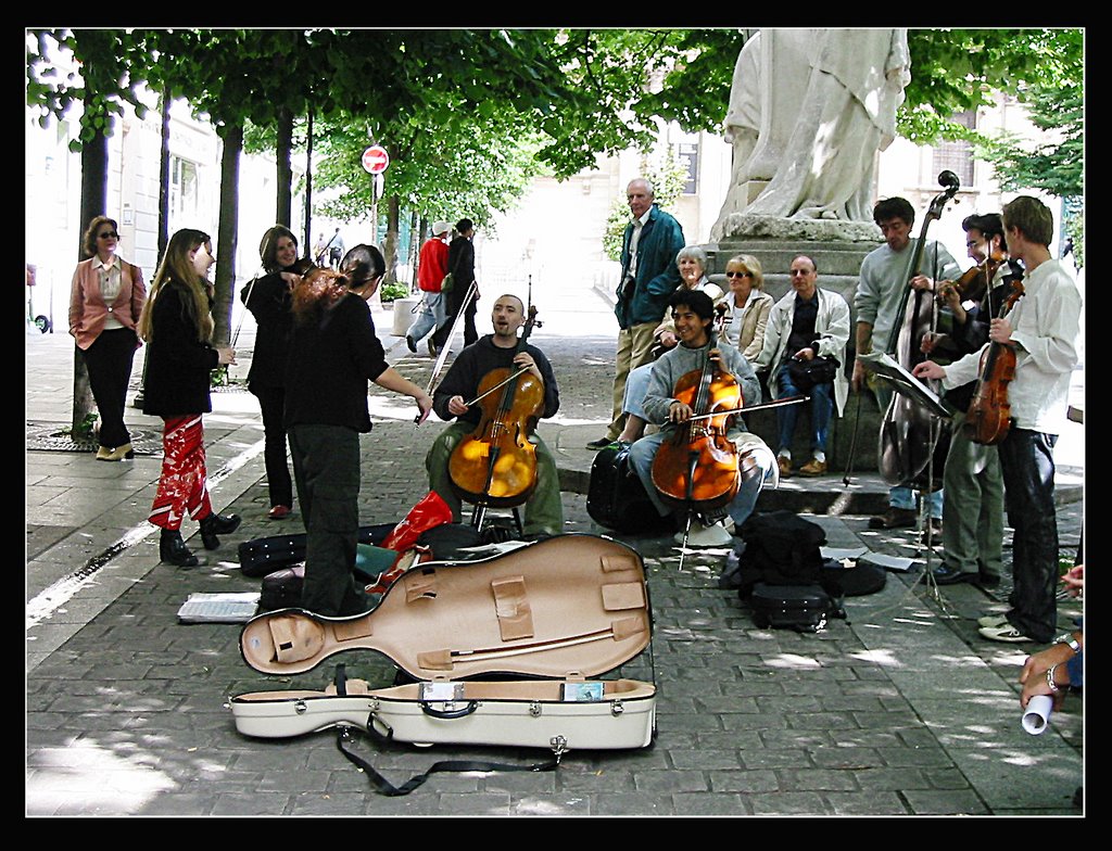 Boulevard Saint-Michel by Javier B