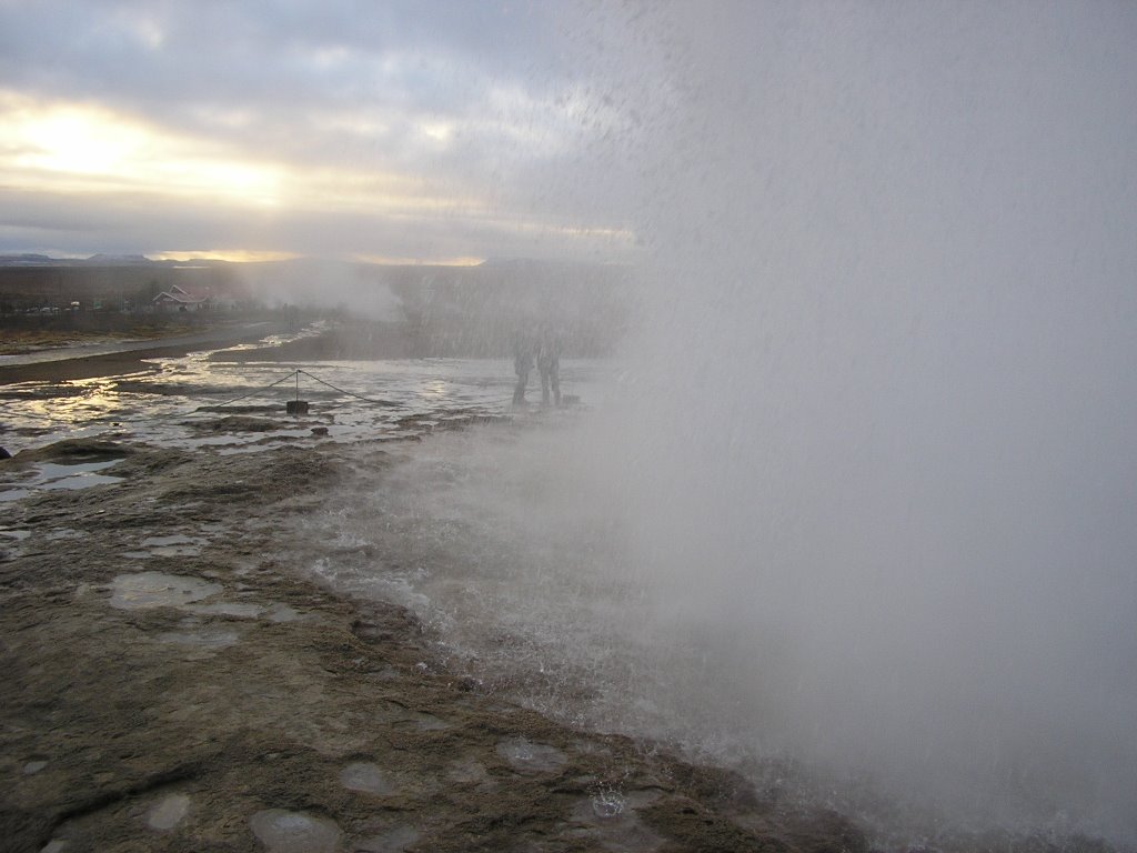 Strokkur by Chris Zidani