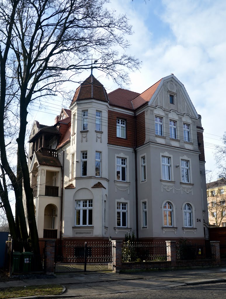 Legnica, Sala Królestwa Świadków Jehowy by bojanosia