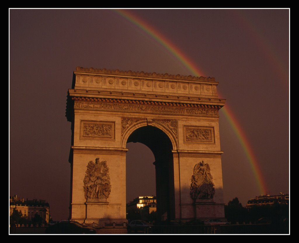 L'Arc de Triomphe by Javier B