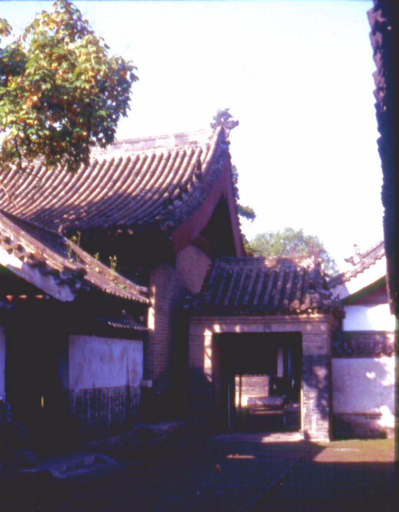 Pátio da Mansão da Família de Confúcio(孔夫子) - Qufu ( Courtyard in the Gong family mansion) by Altevir Vechia