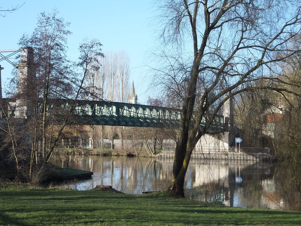 Le pont de Boran by flyingpapou