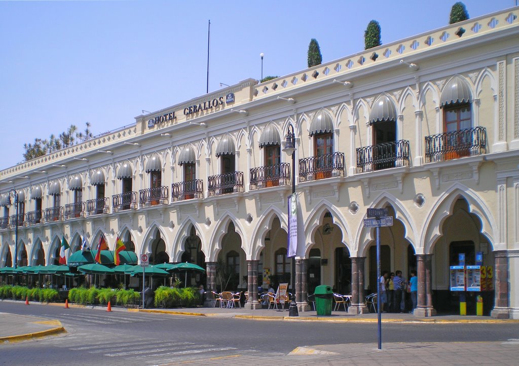 Fachada Hotel Ceballos by Carlos Alberto Arias…