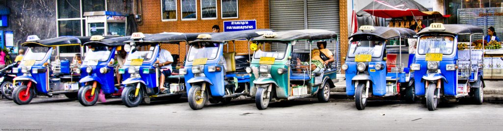 Tuk Tuk by krashkraft