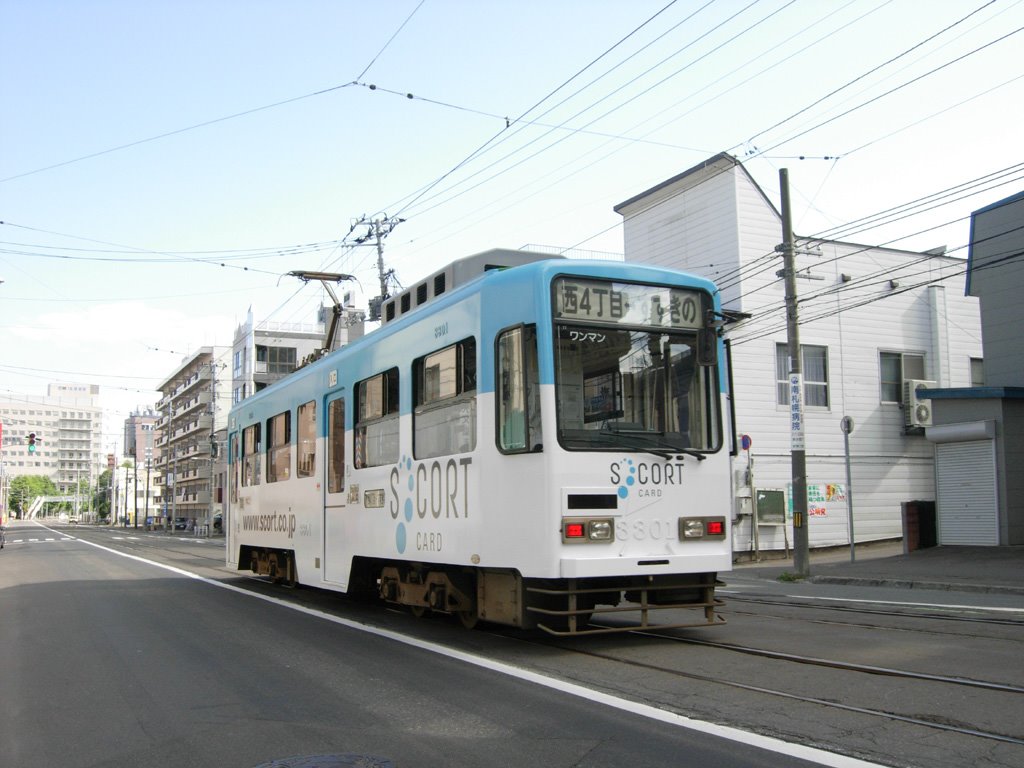 Sapporo city tram,near Nishi-sen 6 jo station　札幌市電（西線６条停付近） by butch24h