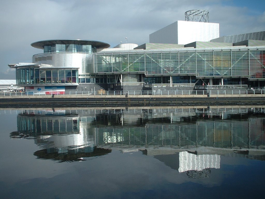 Lowry Centre.Feb 2003 by Simon Howells