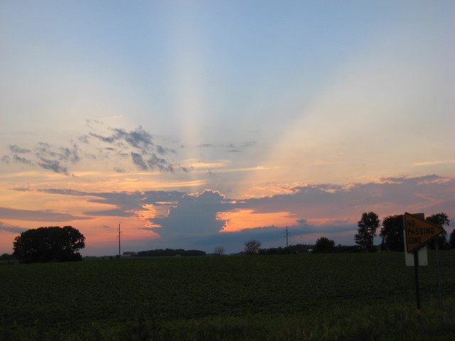 A pretty sunset- 6/21/07 8:42 pm CST by Shane1163