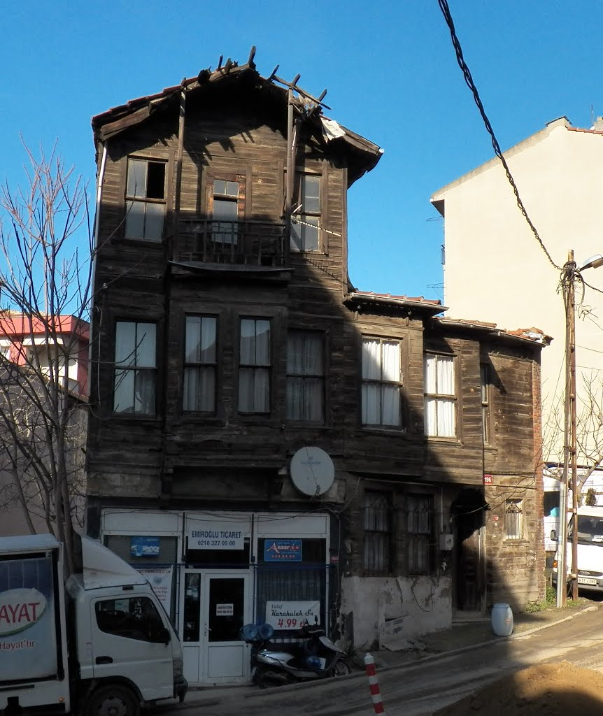 İbrahim Ağa Cami Sokak, Kadıköy by cenan t