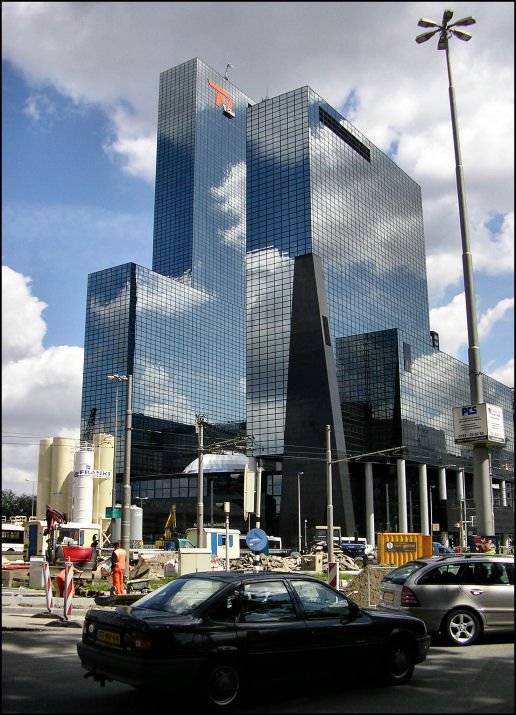 Delftse Poort by Rick Bakker