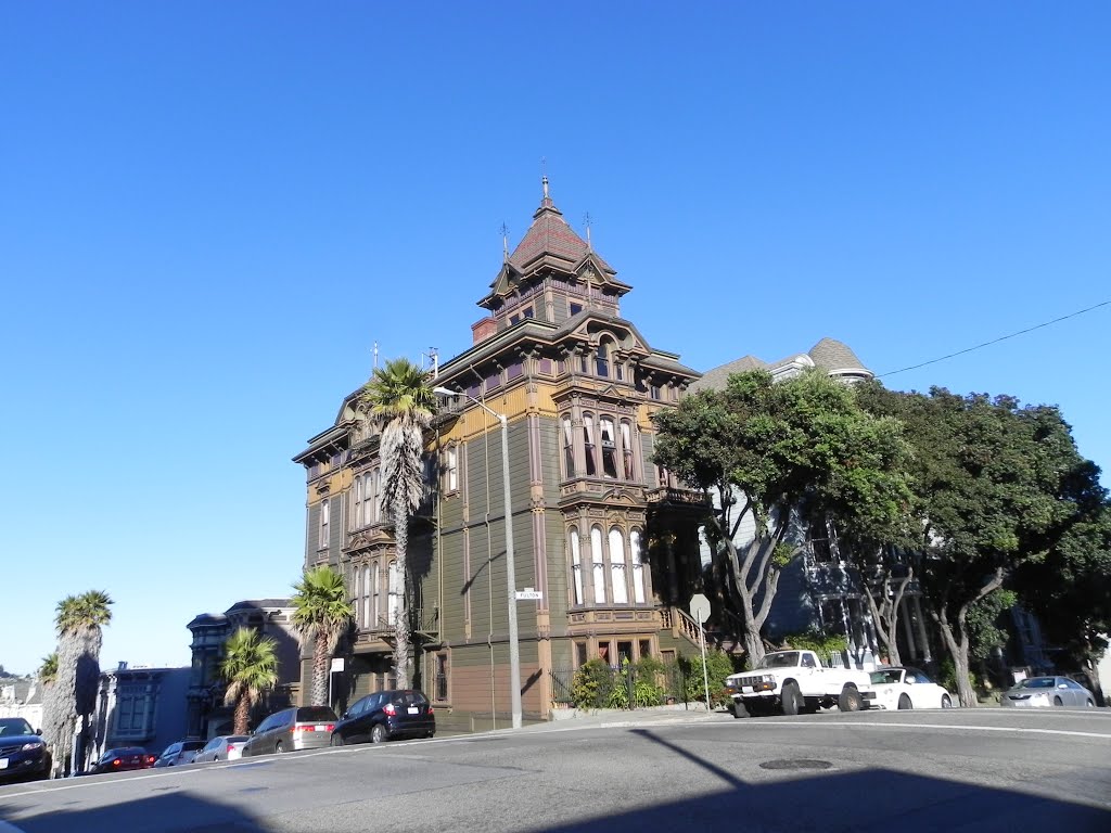 Victorian House, San Francisco. January 2014 by Pablo Fossas