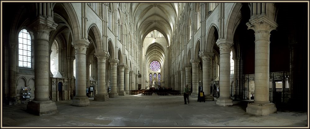 Laon Cathédrale by Guy De Ceulaer