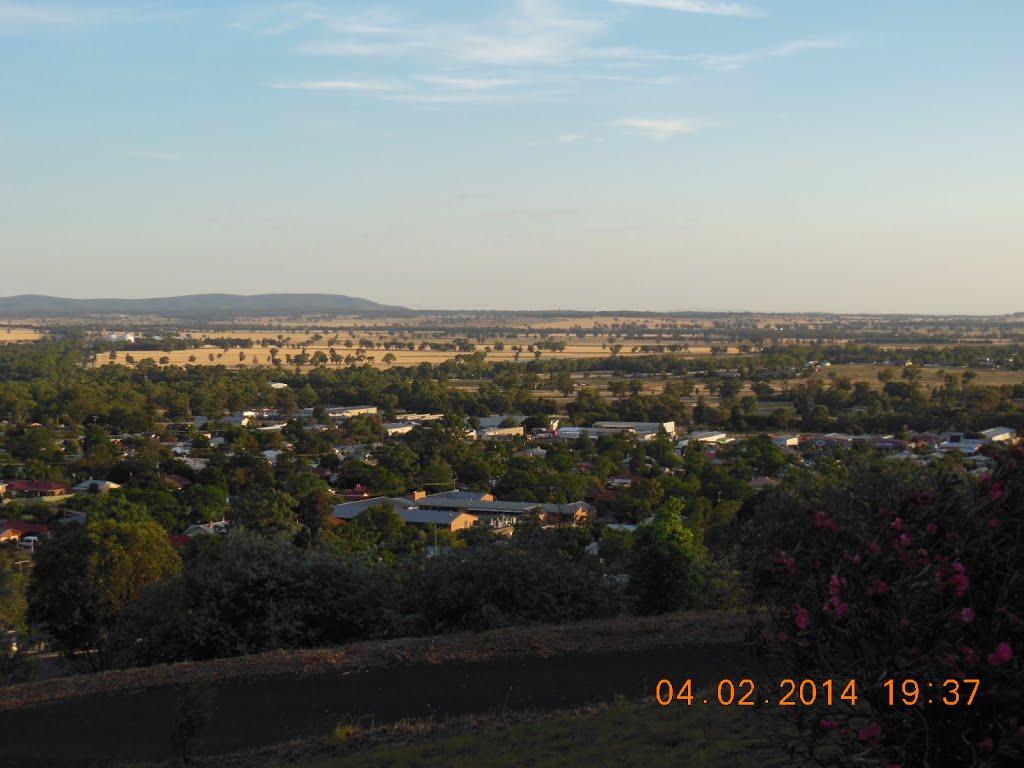 Parkes - From Memorial Hill Lookout - 2014-02-04 by sandyriva