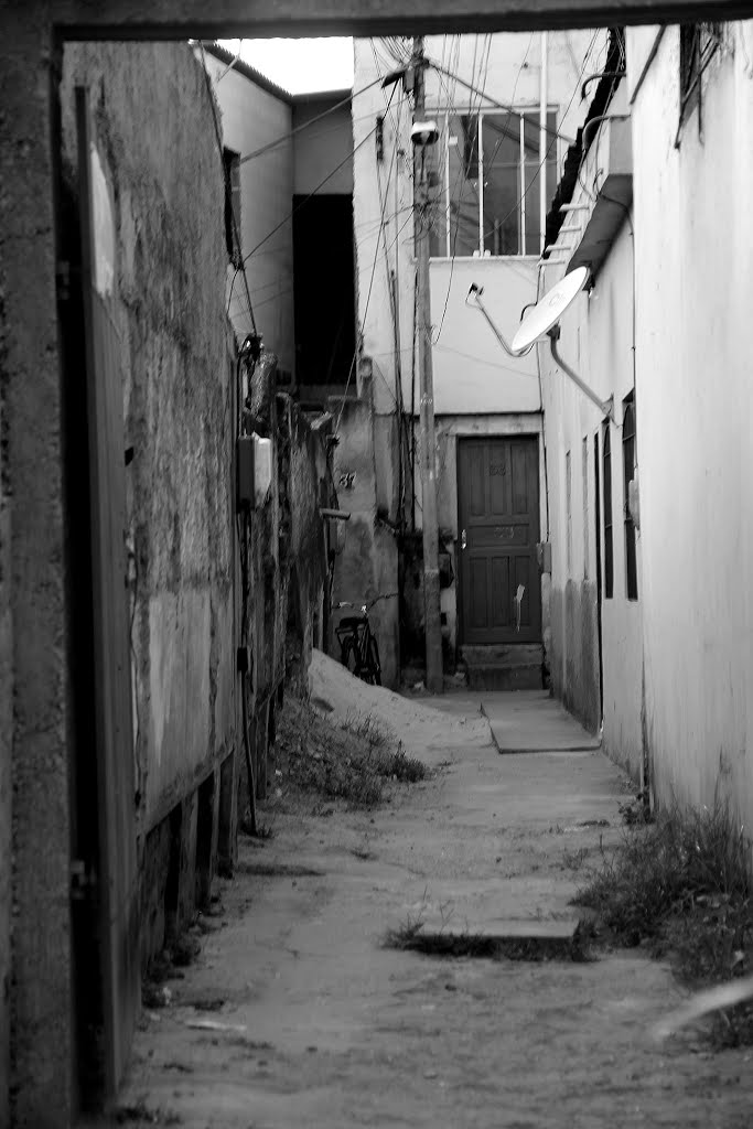 Alley on Highway ... Macae RJ - Brazil by fabio_macahe