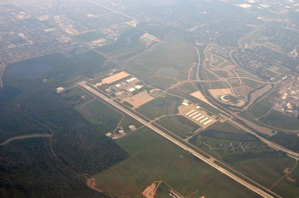 Sugar Land Regional Airport by Buddy Rogers