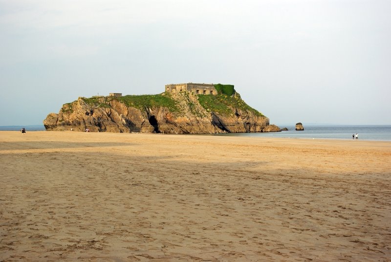 Tenby, St. Catherines Island by Slawomir Purzycki