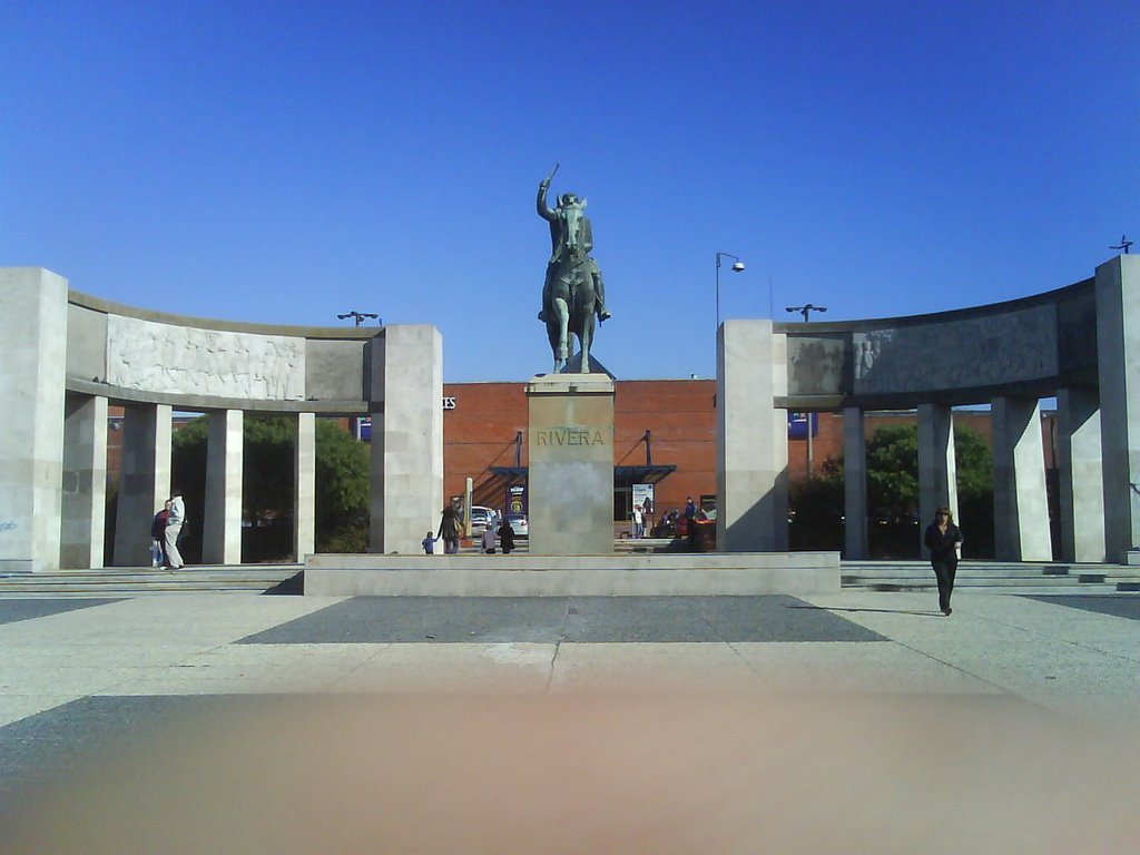 Monumento a Rivera by Ricardo bello (cerrito)