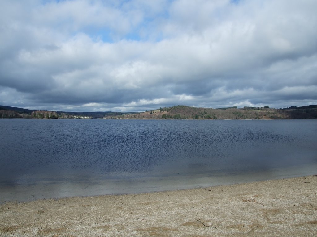 Lac de Vassivière by Sébastien Massy