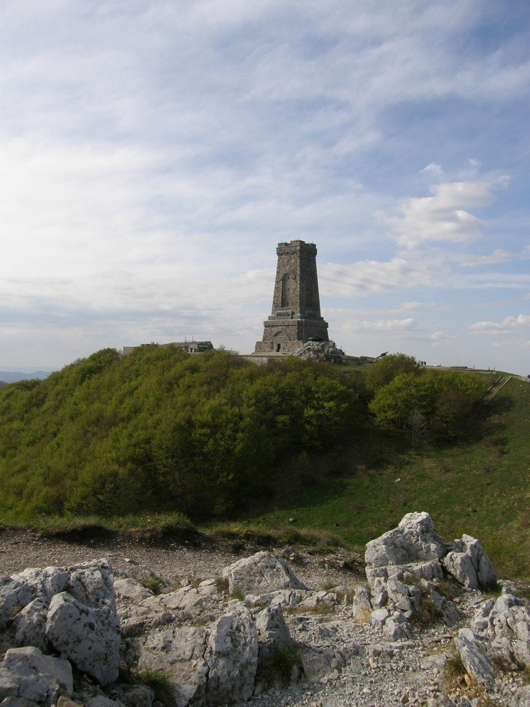 Shipka monument by mantovski