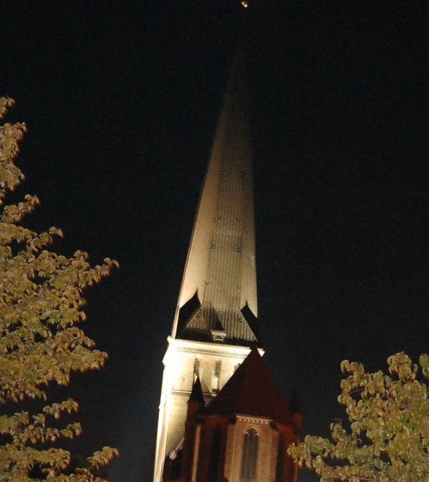 "DIE PETRIKIRCHE BEI NACHT" Rostock by Uwe Anderson