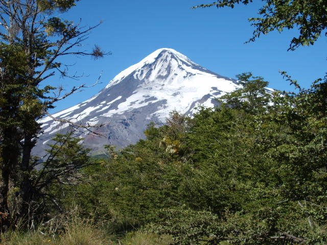 El Volcan Lanín desde Cerro el mirador - RRZ by Rodolfo Roberto Zega