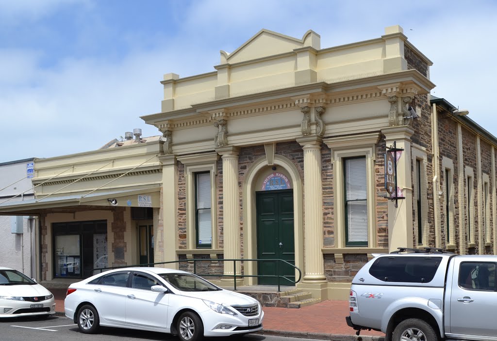 Former library (1877) and Town Hall (1905), now combined as RSL facility by Phaedrus Fleurieu