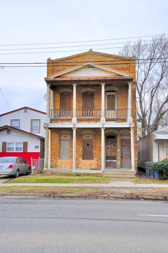 VIRGINIA: NEWPORT NEWS: EAST END: two-story dwelling with Ionic columns not in service on 26th Street entrance aspect by Douglas W. Reynolds, Jr.