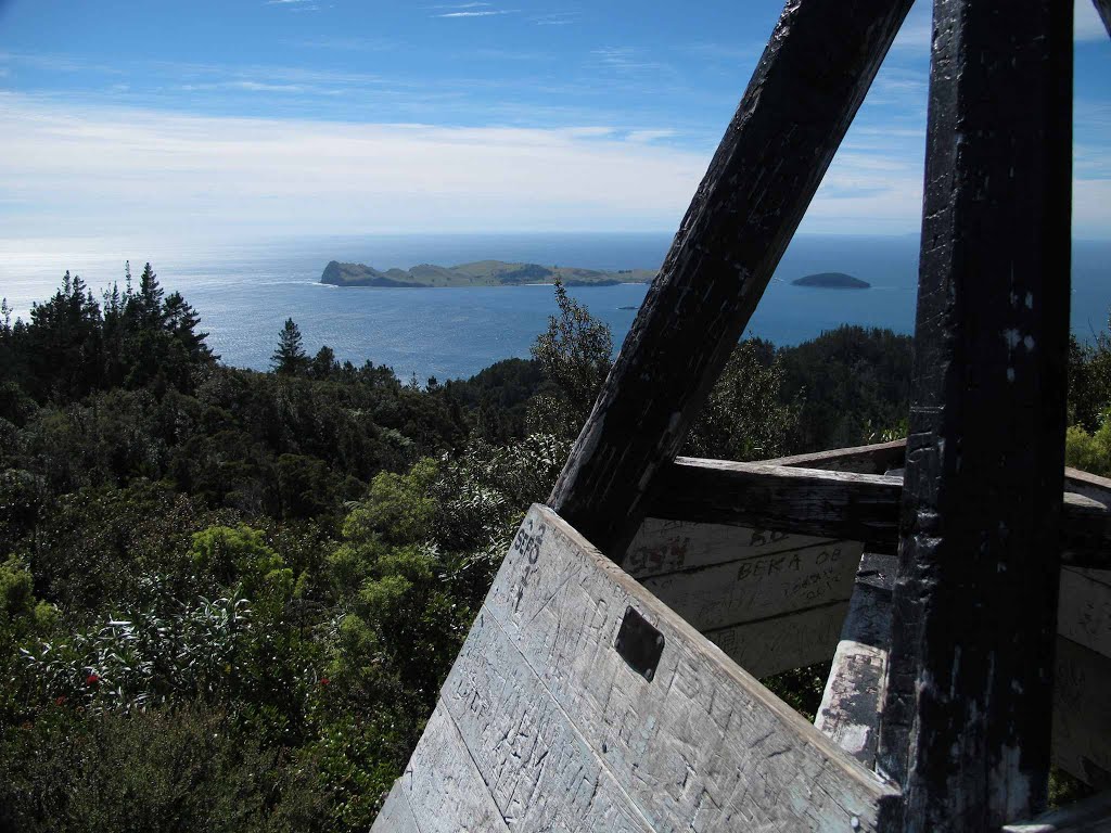 Pauanui Trig view of Slipper Island by NZ Frenzy Guidebook (North) www.NzFrenzy.com