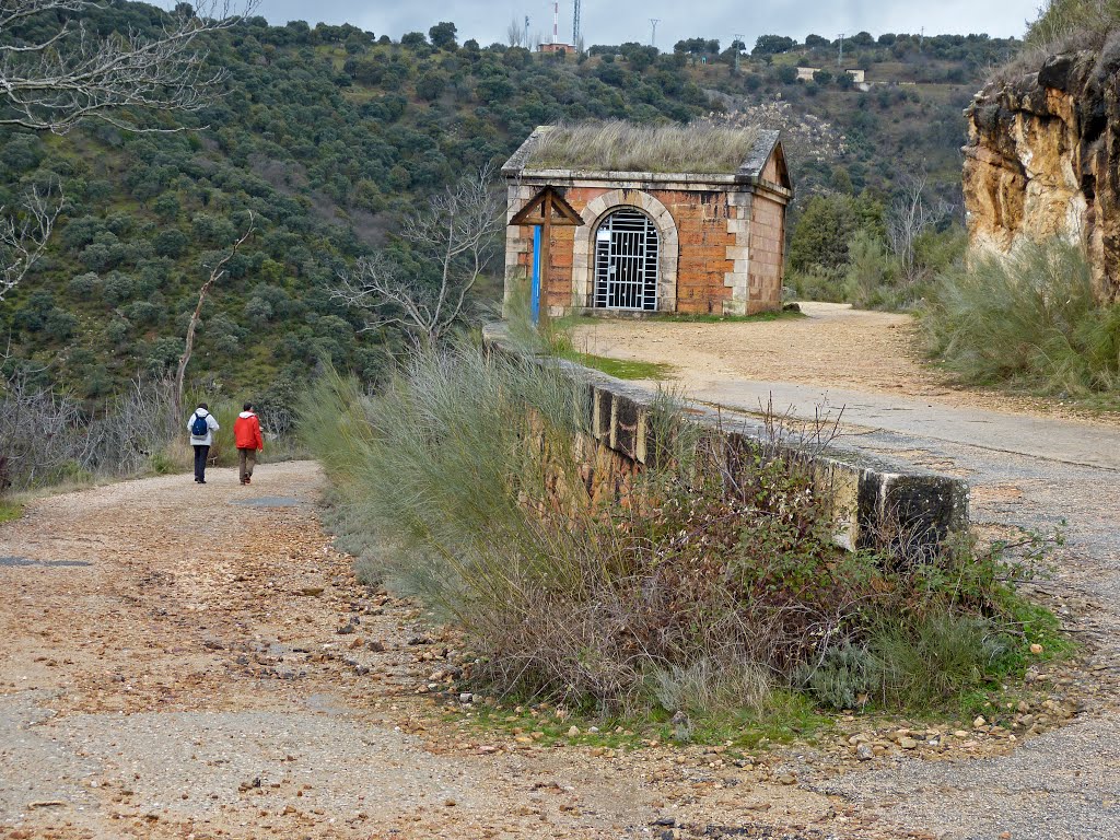 Almenara Canal Isabel II by benjamin M. M.