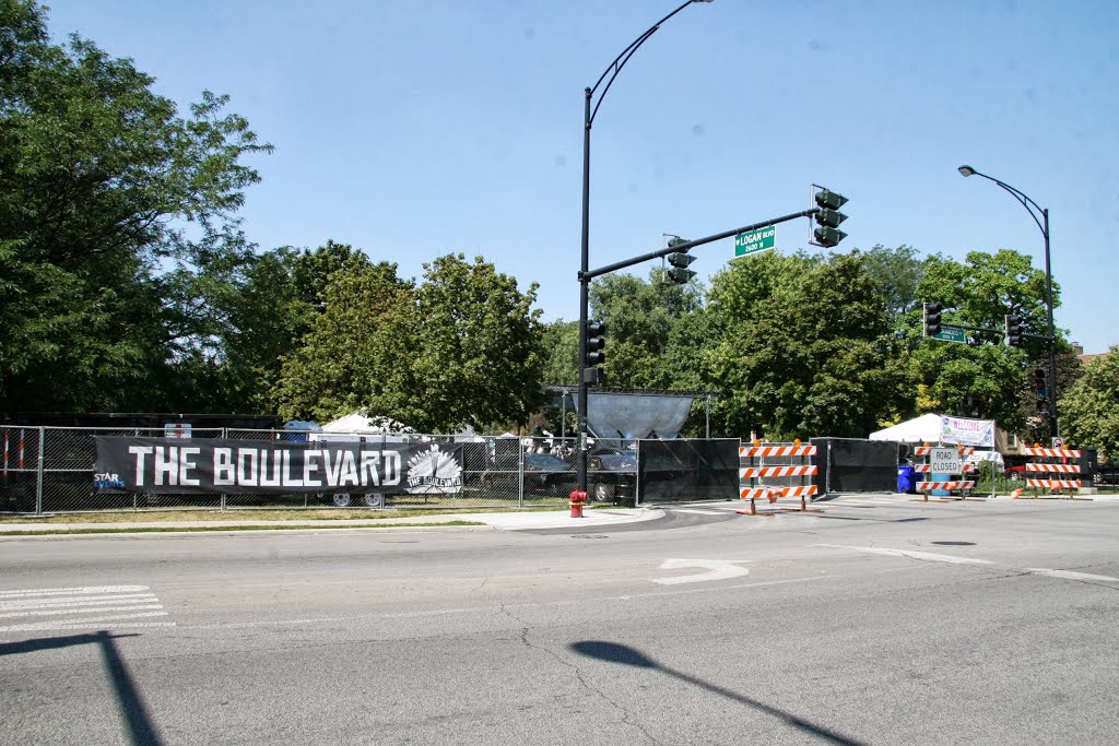 Logan Square Boulevard - Chicago by Sergio Goncalves