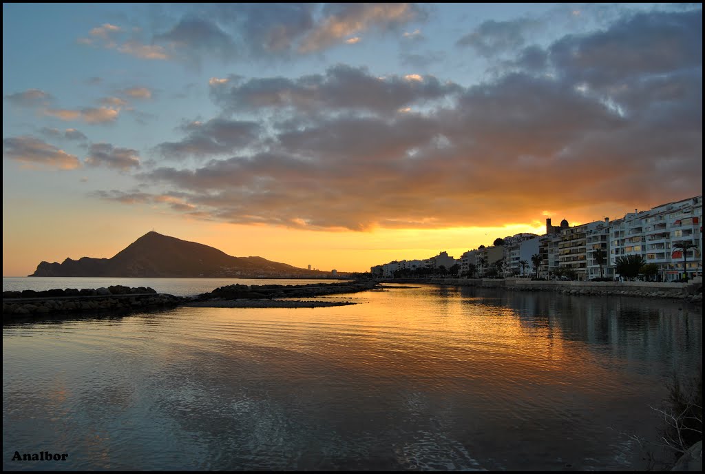 Altea,sierra Gelada y al fondo Benidorm by Analbor