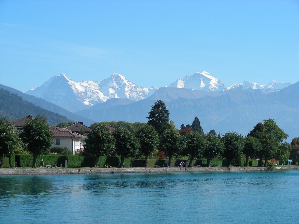 Thun with Eiger Moench and Jungrau by hugpet