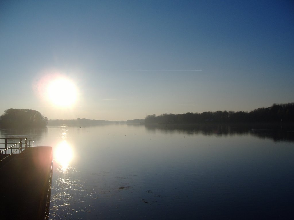 Ingolstadt Staumauer Donau aufwärts by LHW_Boomel