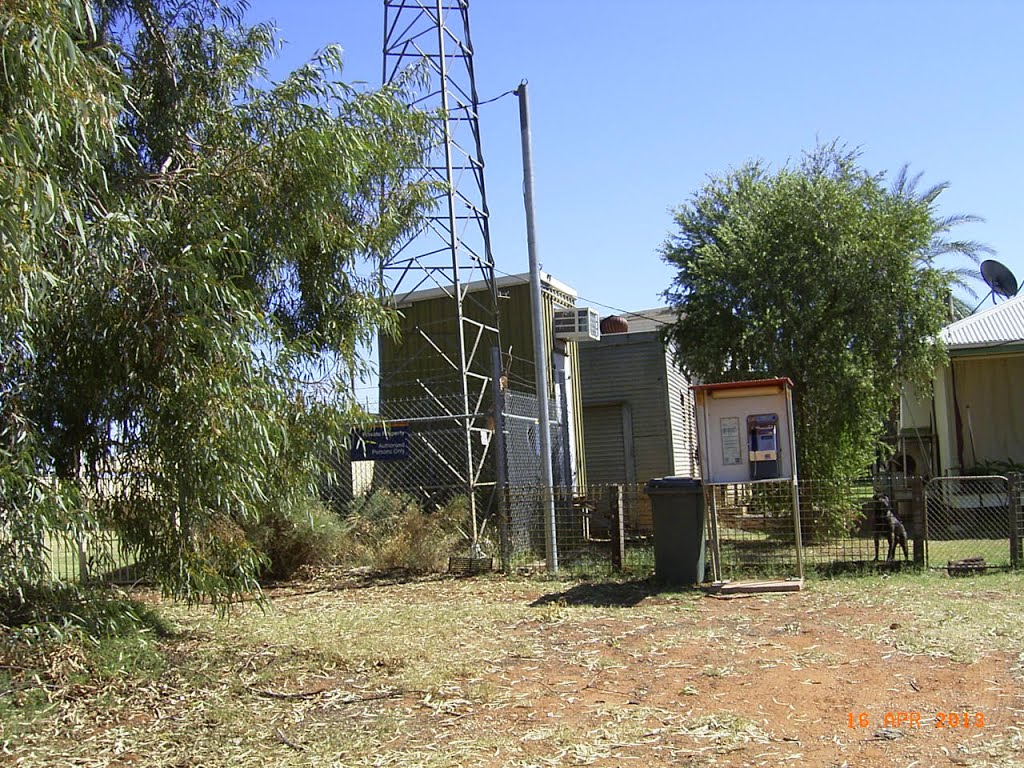 Wanaaring - Telephone Exchange - 2013-04-16 by sandyriva