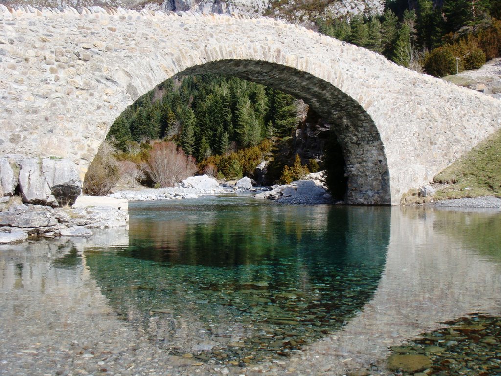 Puente de Bujaruelo by Alberto Nájera López